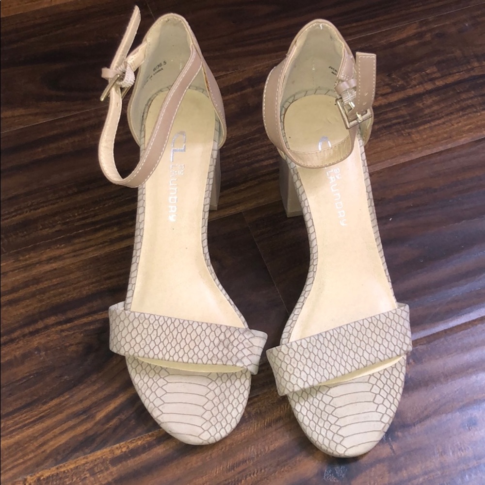 CHINESE LAUNDRY NUDE SANDALS
